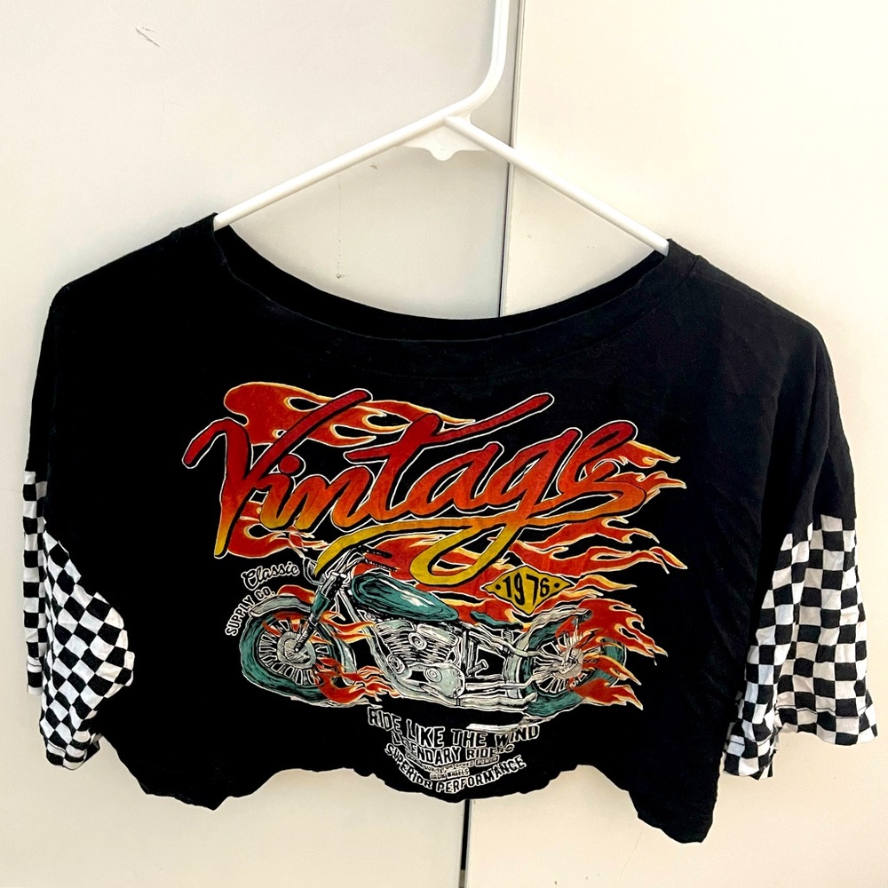Short Sleeve Graphic Crop Top